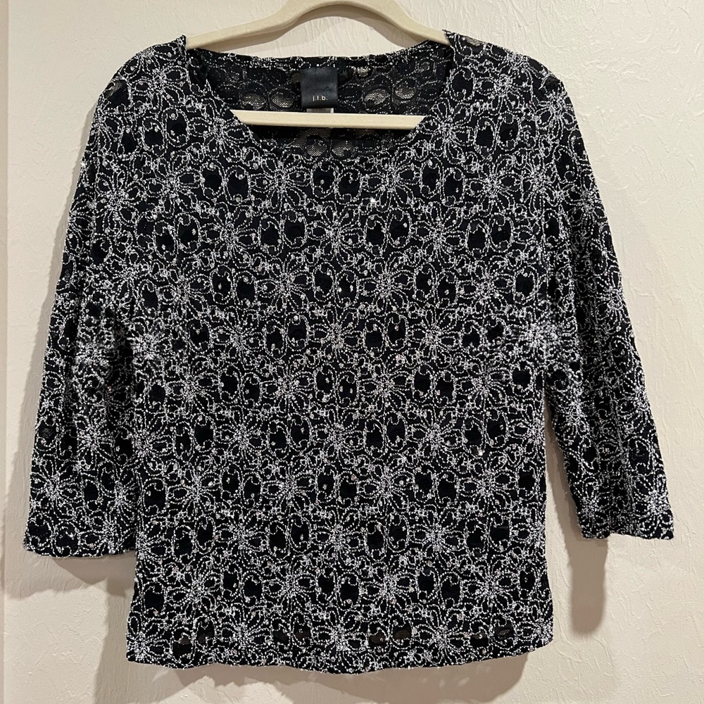 Chic Black And White Beaded Patterned Blouse - image 1